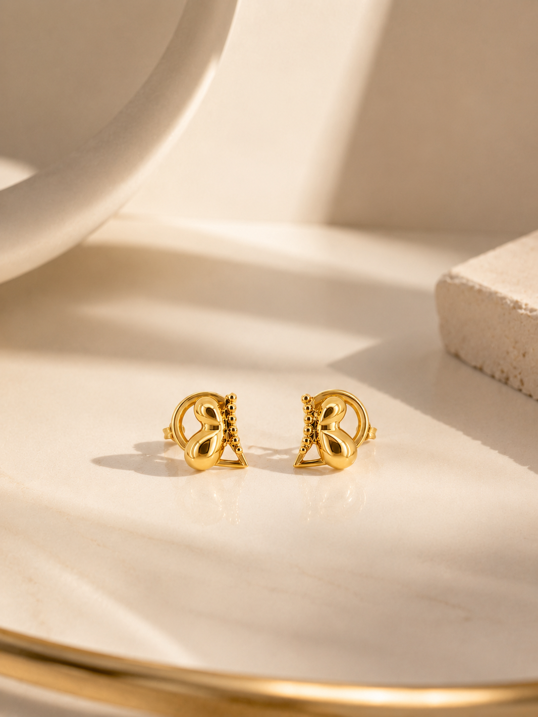 Noverna Studs