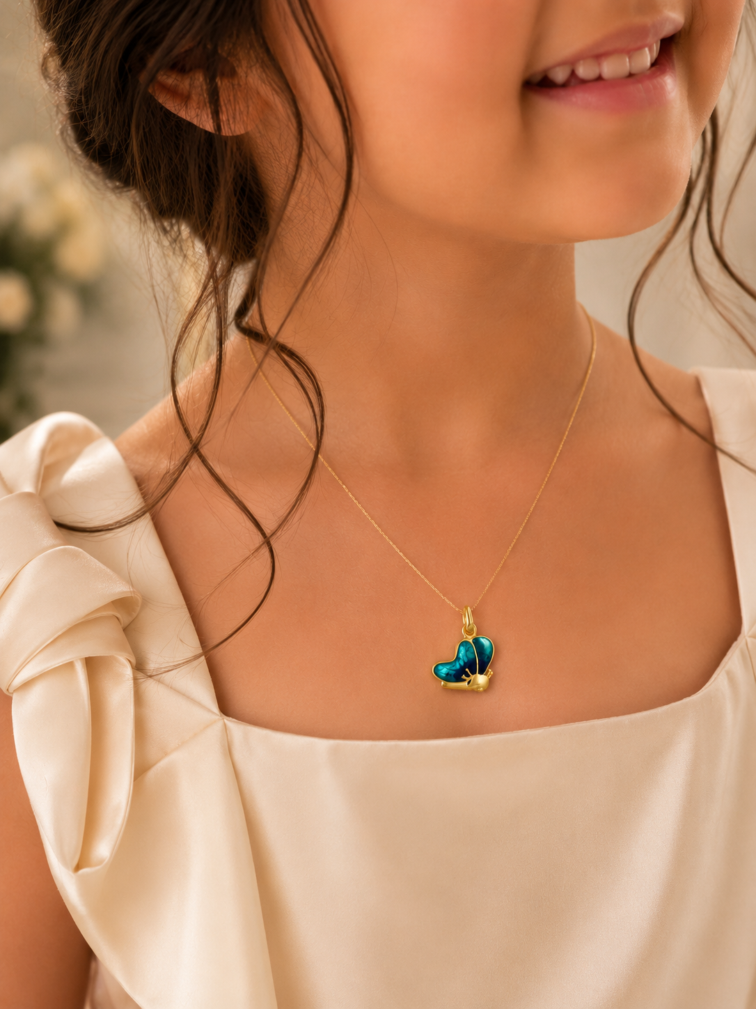 Snavia Pendant