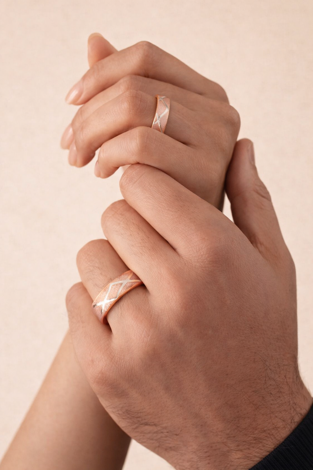 Crossline Gold Ring